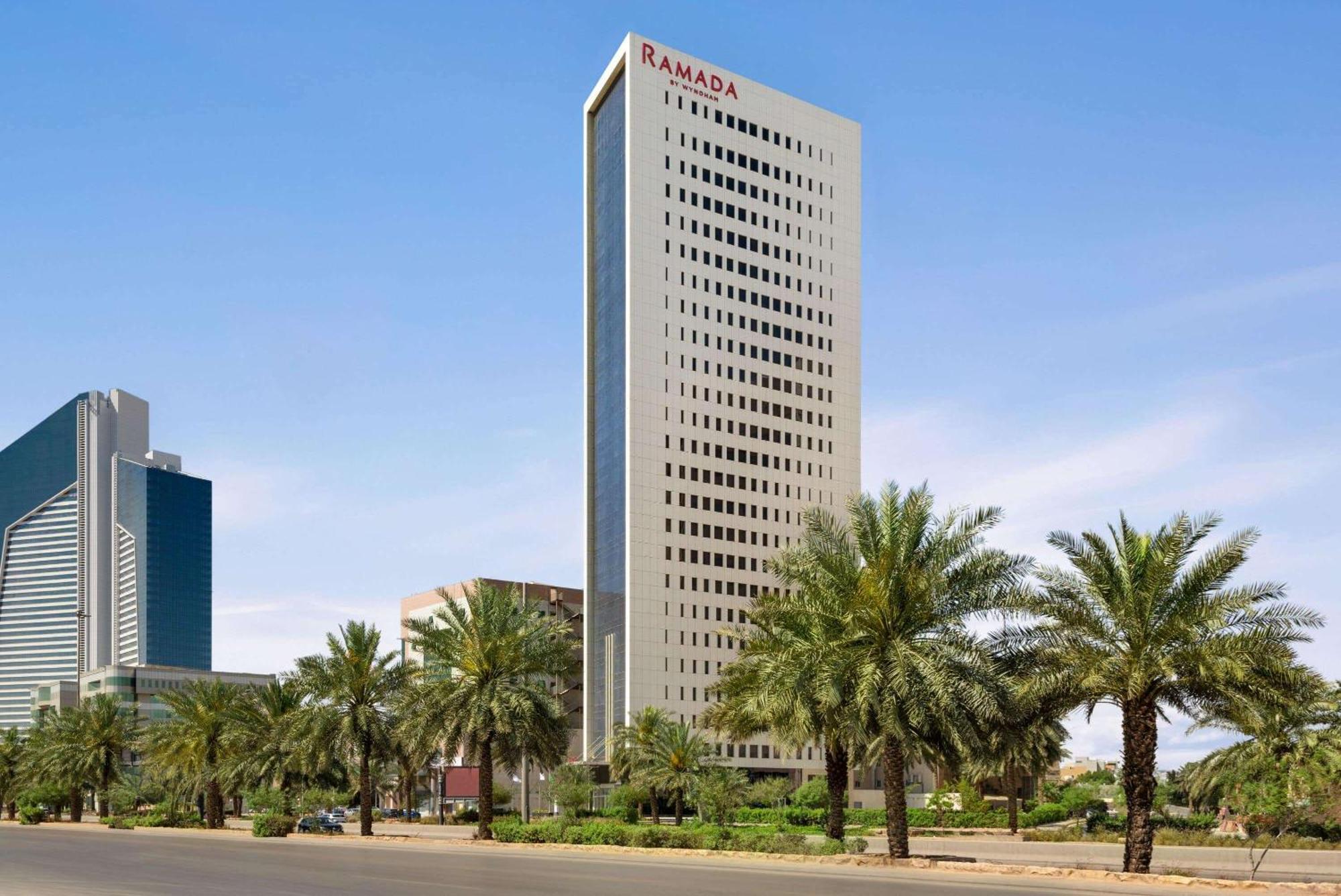 Ramada By Wyndham Riyadh King Fahd Road Kültér fotó Ramada Hotel, Al Qusais