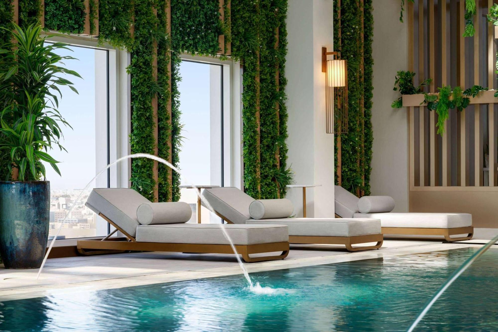Ramada By Wyndham Riyadh King Fahd Road Kültér fotó The pool at the 1017 Oliver